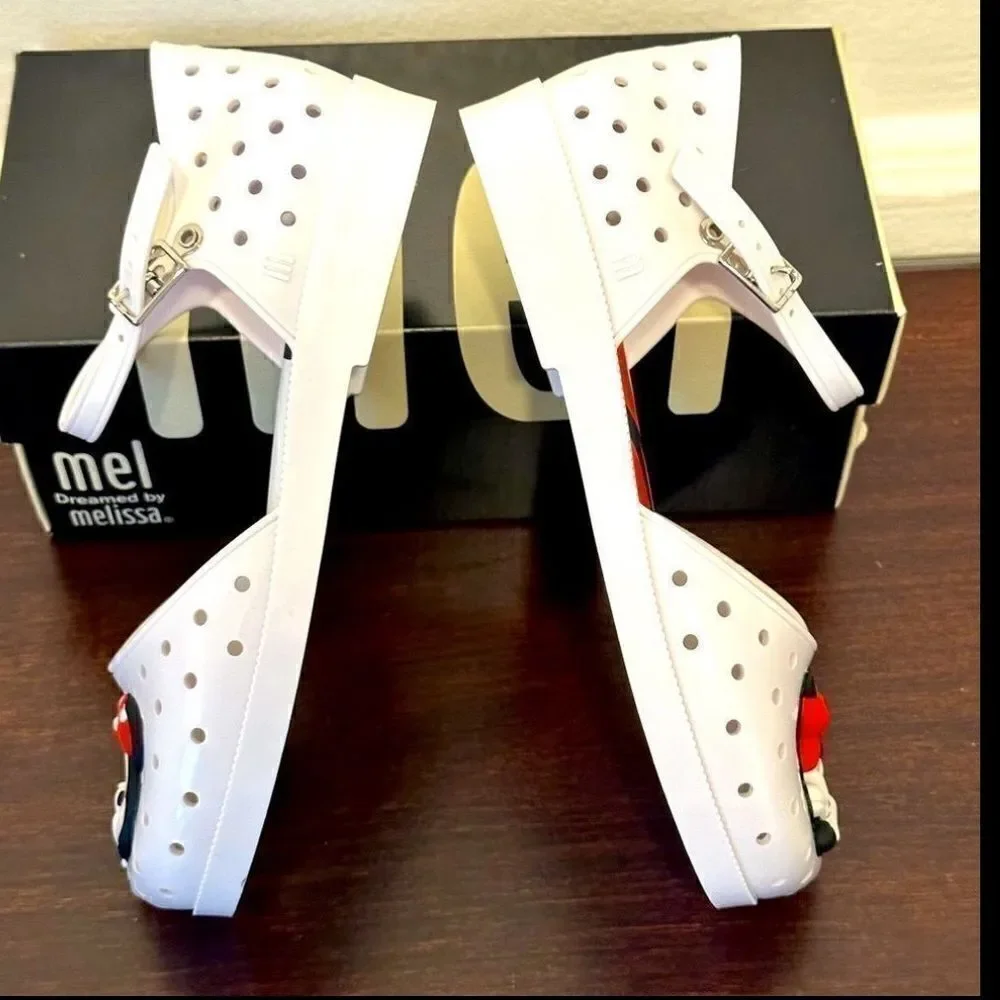 💕Mini Melissa Girls furadinha comfortable cushioned sandal size 2 and 3 new
